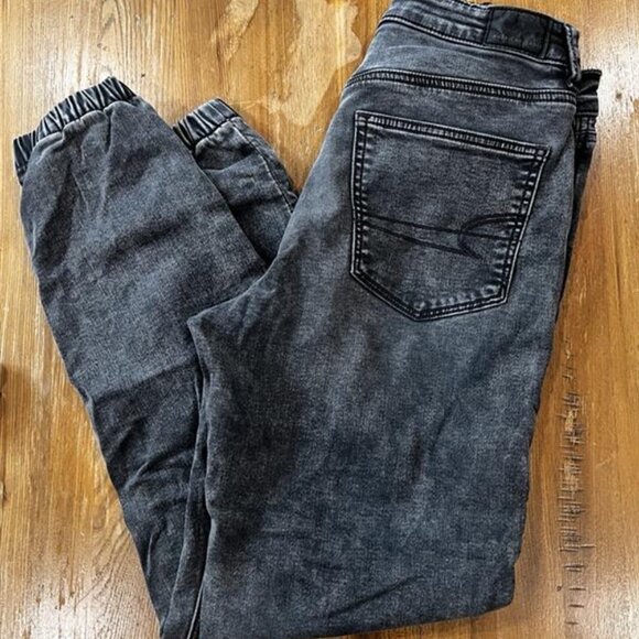 EDGY + COMFY – American Eagle Next Level Stretch Jeans | Acid Wash Black | Size - Picture 4 of 5